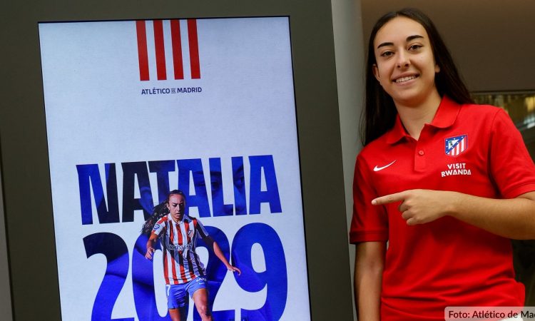 Natalia Peñalvo renueva y sube al primer equipo - Atlético de Madrid