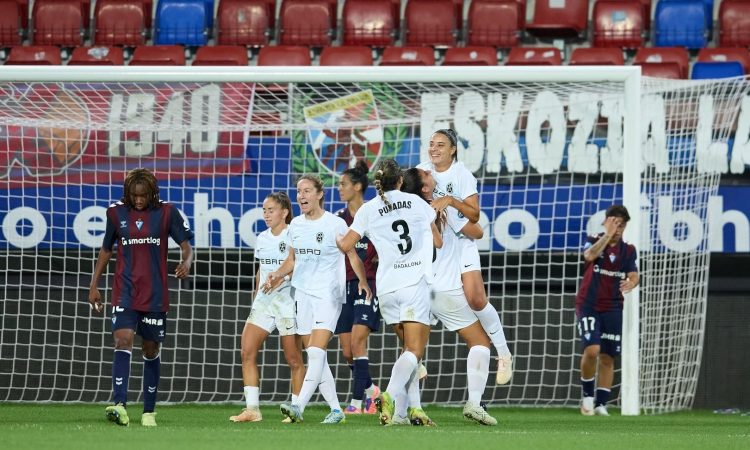Celebración de gol FC Badalona vs Eibar - Liga F