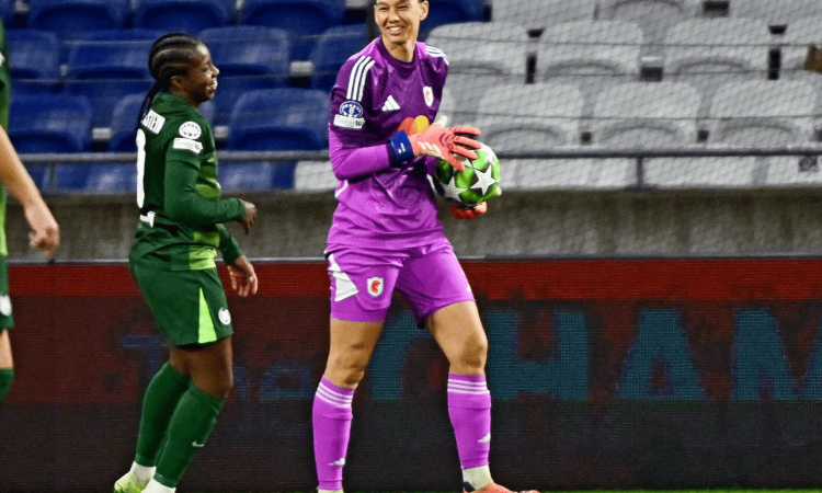 Christiane Endler en un partido con el OL| Foto: Stéphane Guiochon