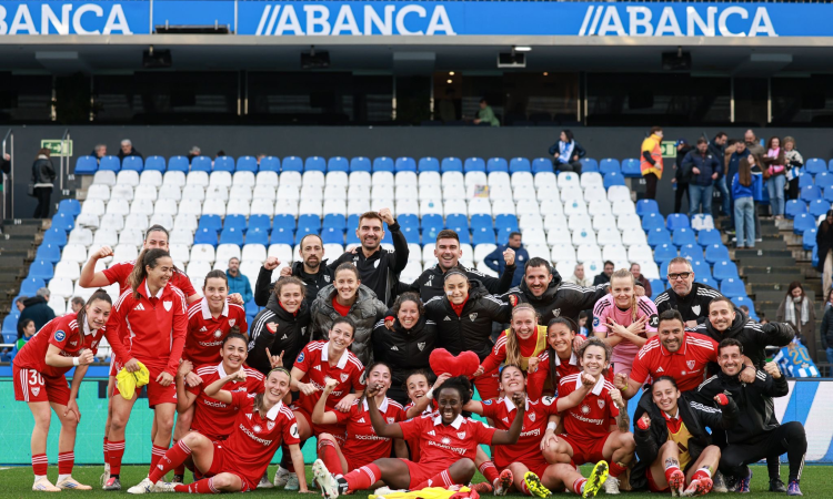 El Sevilla FC femenino celebra la victoria en Riazor frente al Dépor