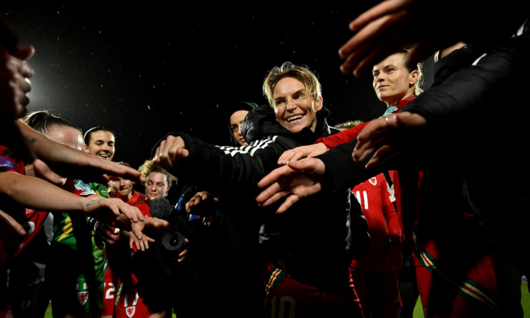 Jess Fishlock Selección de Gales