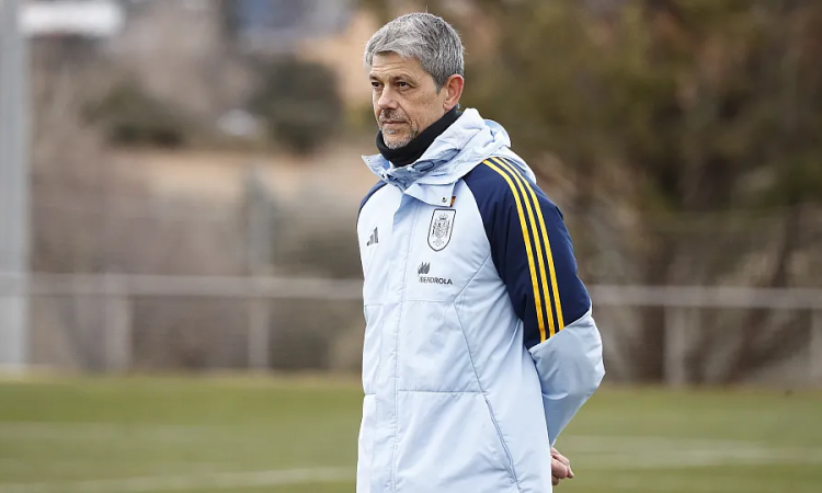 David Aznar entrenador de La Selección española femenina sub-20