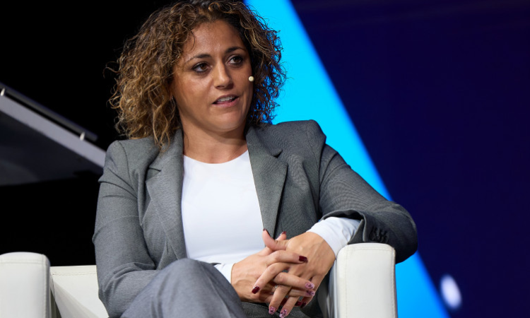 Beatriz Álvarez dimite