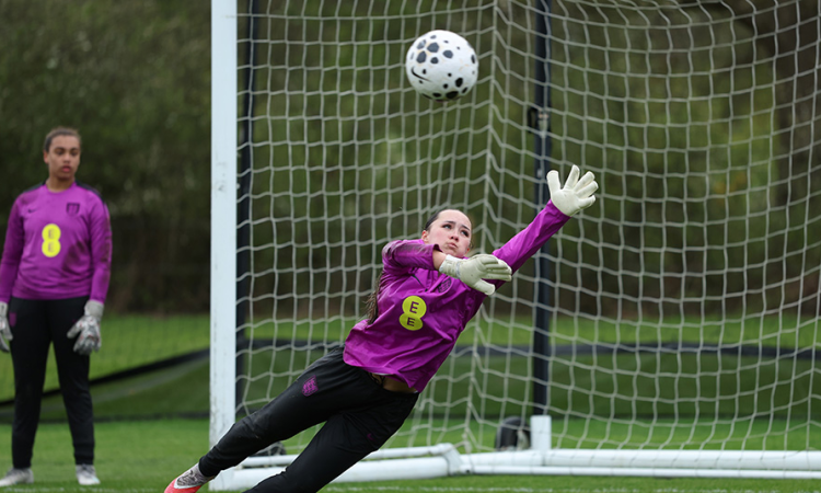 Las Lionesses reúnen en St. George’s Park a las porteras con más proyección de Inglaterra