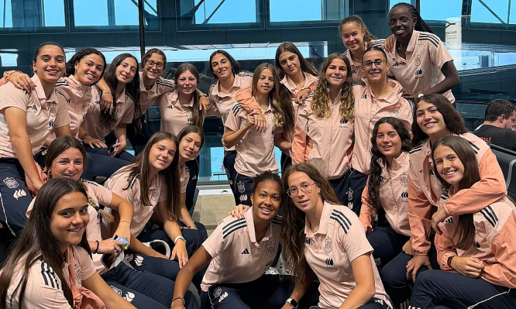 La sub-17 aterriza en Belfast