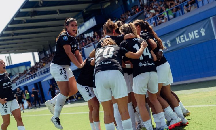 Celebración gol FC Badalona