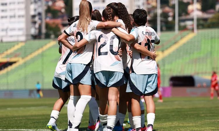 españa sub 19 femenina celebra un gol frente a Suiza