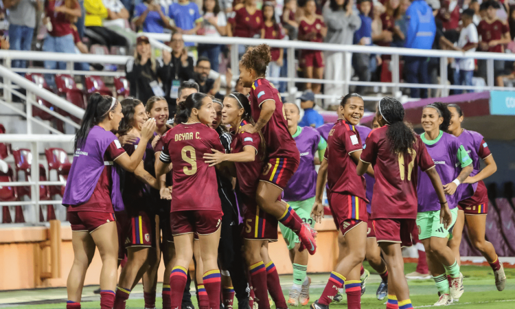 Venezuela toma la cima en la última fecha del año